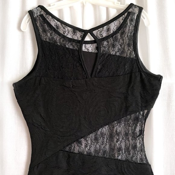 Mini dress with lace accents. Bodycon, sleeveless. Black. Size S - Picture 4 of 4
